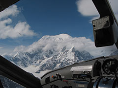 Blick auf den Denali beim Anflug ins Basecamp