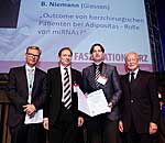 V. l. n. r.: Prof. Dr. A. Diegeler, Prof. Dr. J. Cremer, PD Dr. B. Niemann und Prof. Dr. H. Oelert V. l. n. r.: Prof. Dr. A. Diegeler, Prof. Dr. J. Cremer, PD Dr. B. Niemann und Prof. Dr. H. Oelert