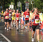 Läuferinnen und Läufer beim Berlin-Marathon. Läuferinnen und Läufer beim Berlin-Marathon.