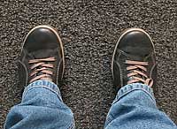 Bewegung ist eine wichtige Säule in der Diabettestherapie. Bequeme Schuhe können Sportschuhe ersetzen.