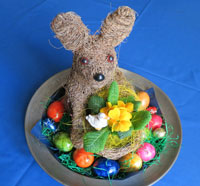 Osterhase mit Eiern