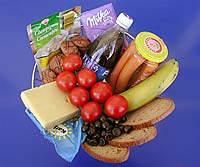 Korb mit Lebensmitteln.